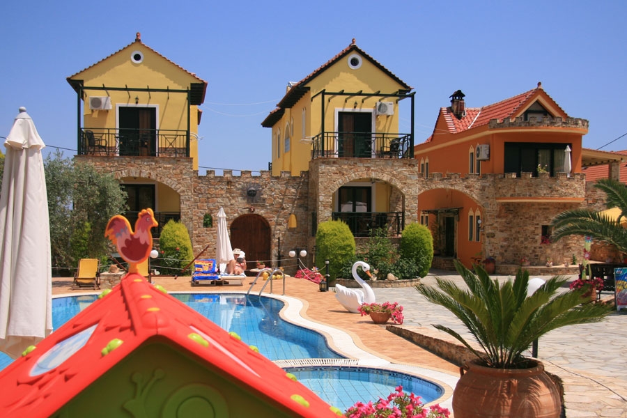 Kastro Apartments - pogled na smeštaj.jpg