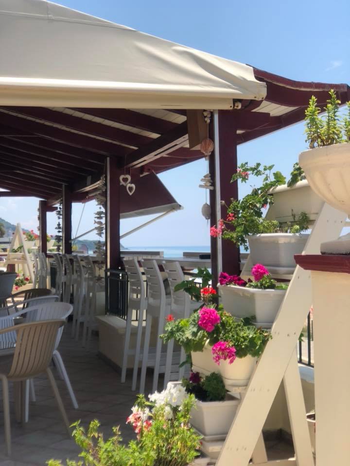 Hotel Achileas bar.jpg
