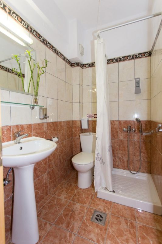 Hotel Achilleas bathroom.jpg