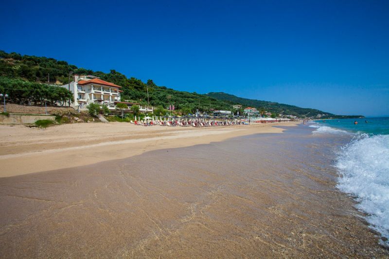 Hotel Achilleas beach.jpg