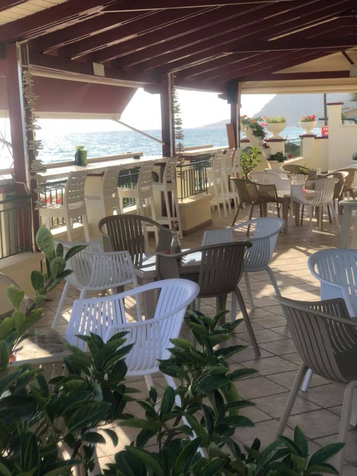 Hotel Achilleas caffe bar.jpg
