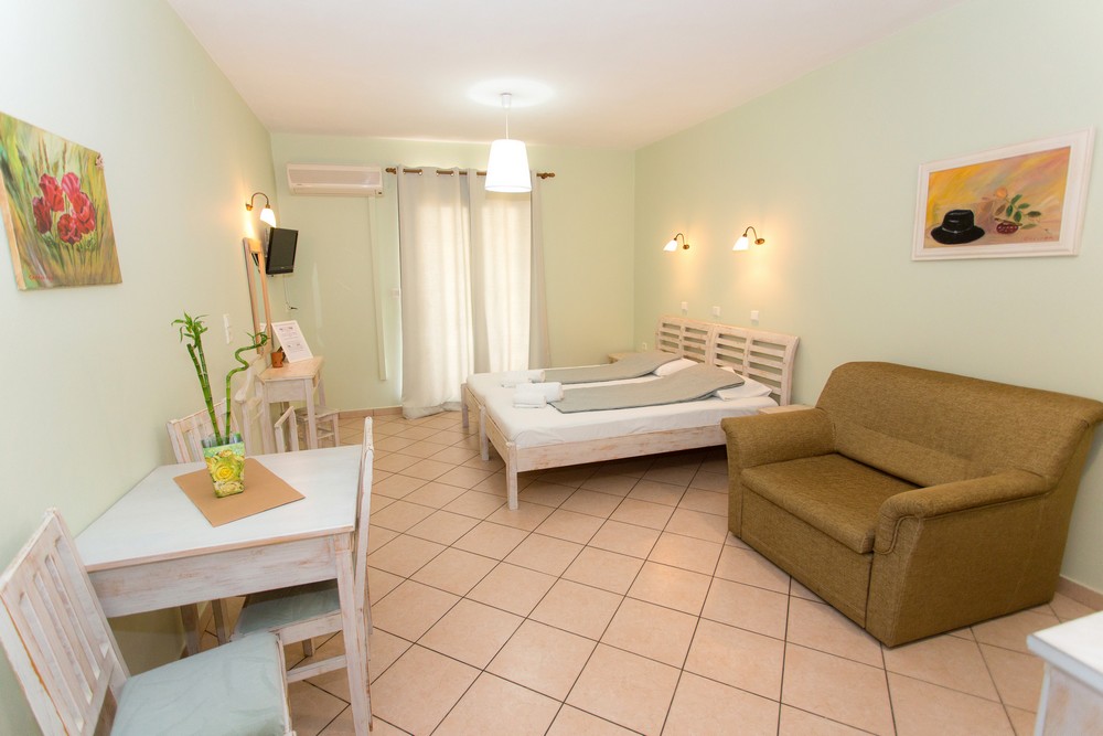 Hotel Achilleas double room.jpg