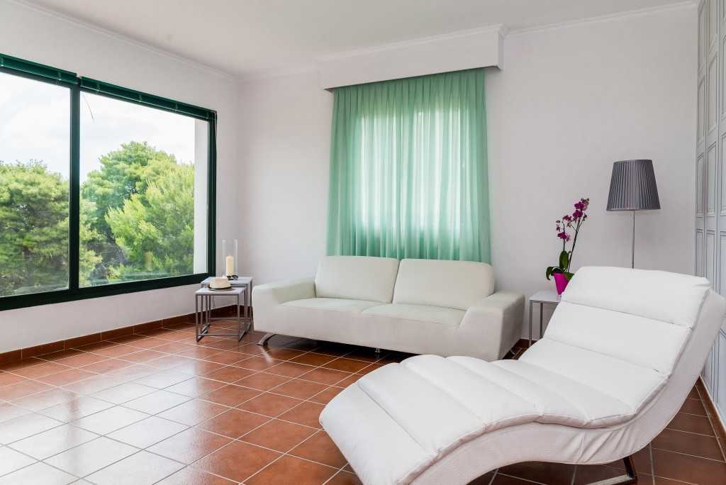 Keri Village _ SPA by Zante Plaza - deo za sedenje u sobi.jpg