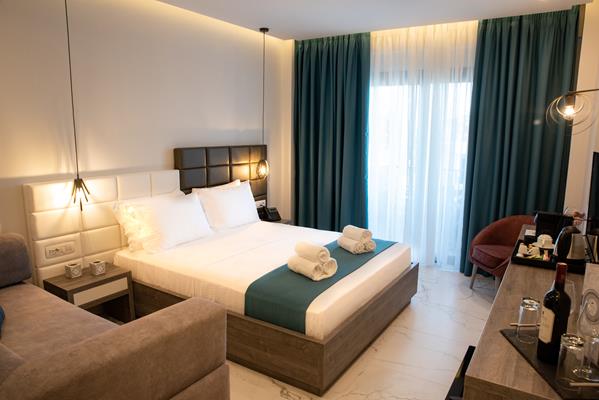 Lagaria Hotel and Suites - soba iz drugog ugla.jpg