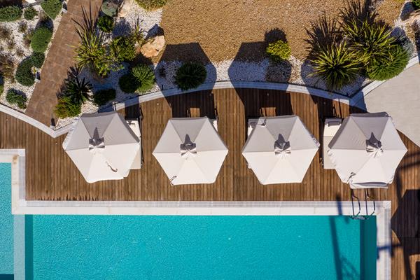 Lagaria Hotel and Suites - suncobrani.jpg
