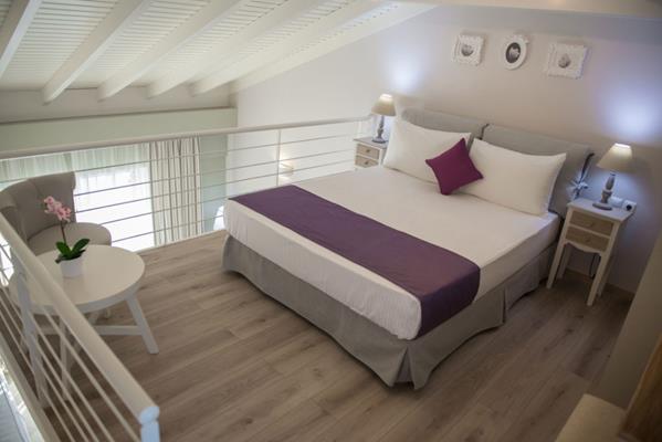 Lefkadio Suites - francuski ležaj.jpg