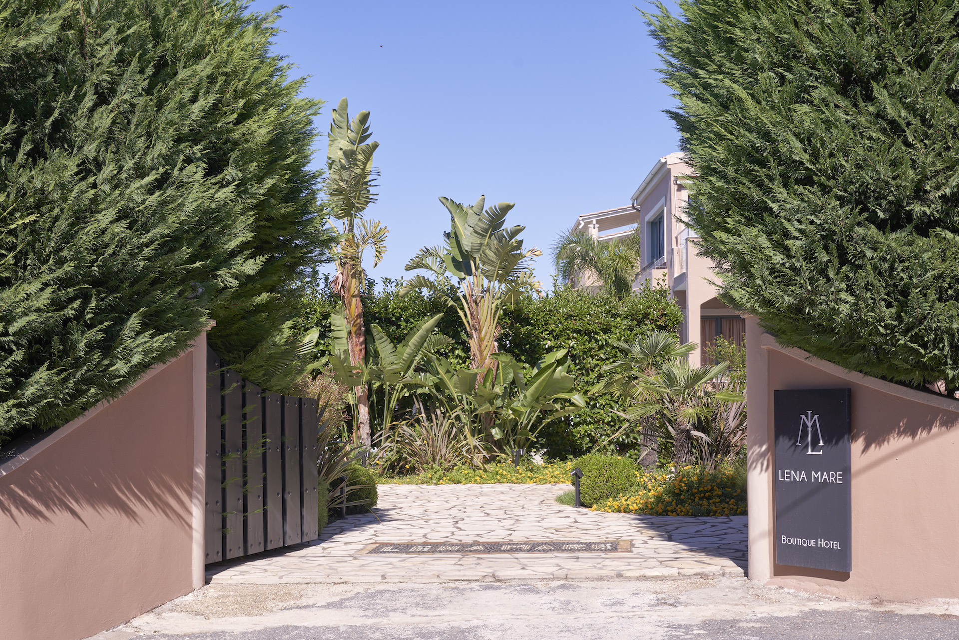 Lena Mare Boutique Hotel-Ulaz u hotel.jpg