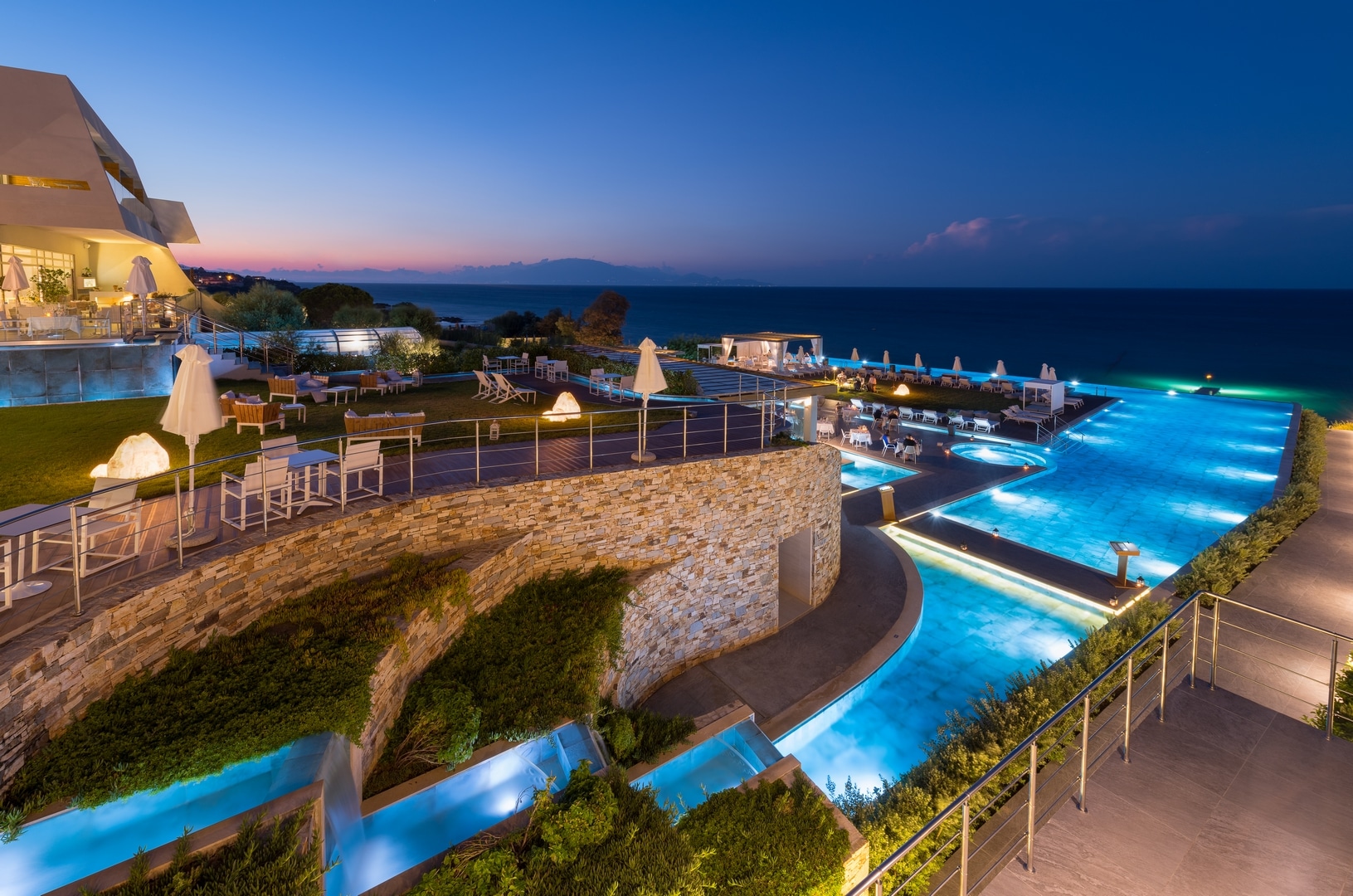 Lesante Blu Exclusive Beach Resort - bazen nocu.jpg