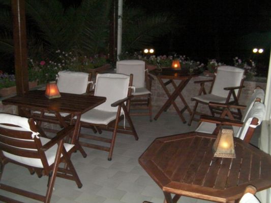 Hotel Ammouliani bar.jpg
