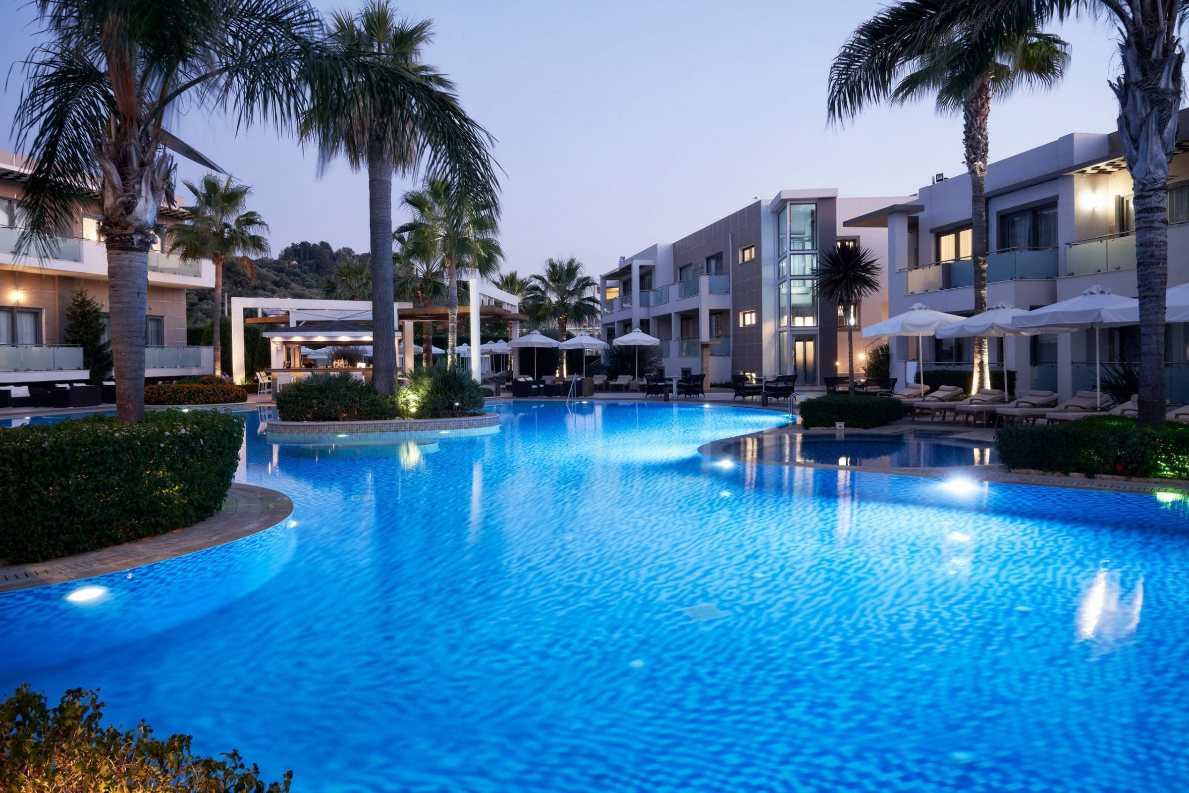 Lesante Classic Luxury Hotel _ Spa - bazen nocu.jpg