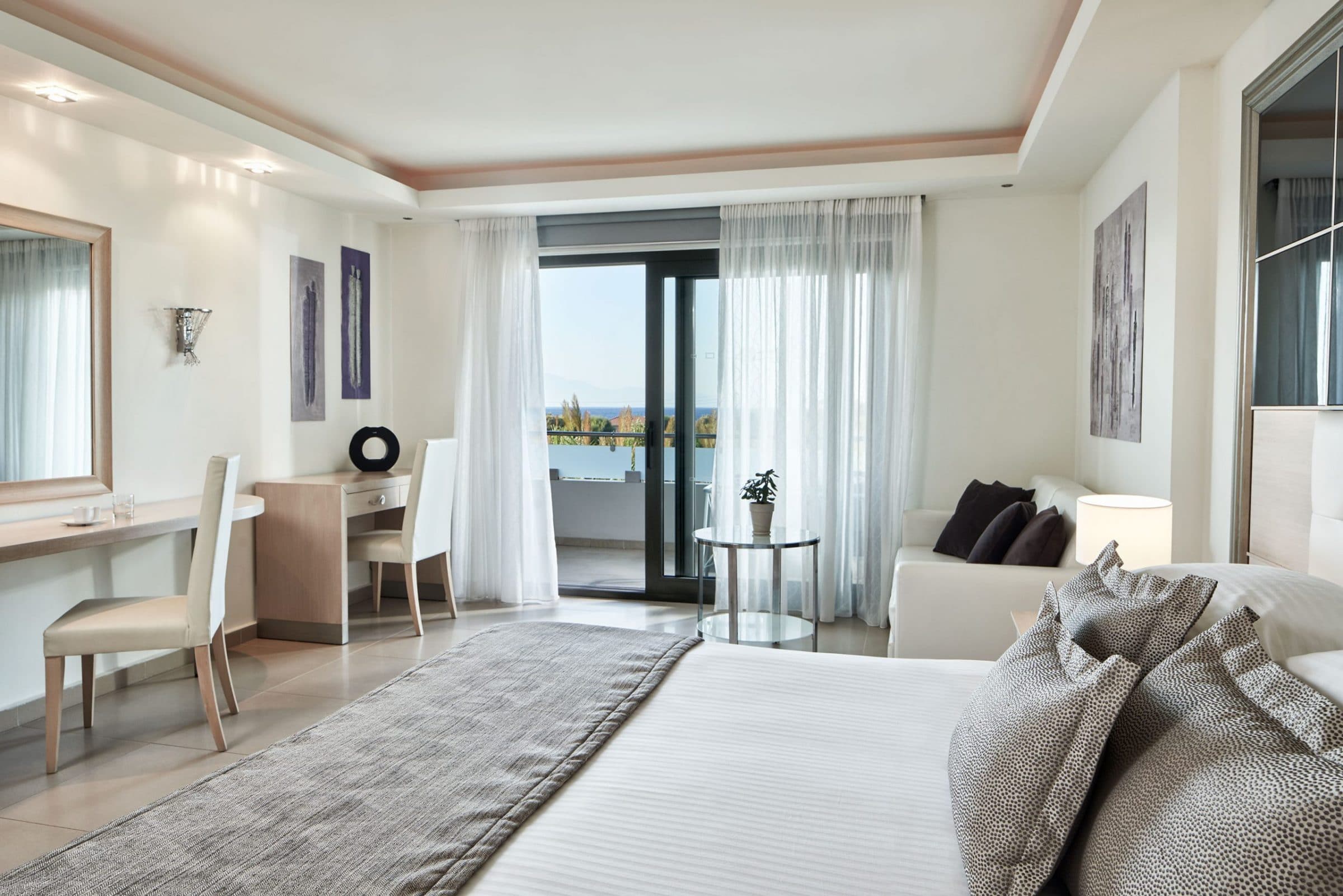 Lesante Classic Luxury Hotel _ Spa - pogled na sobu drugi ugao.jpg