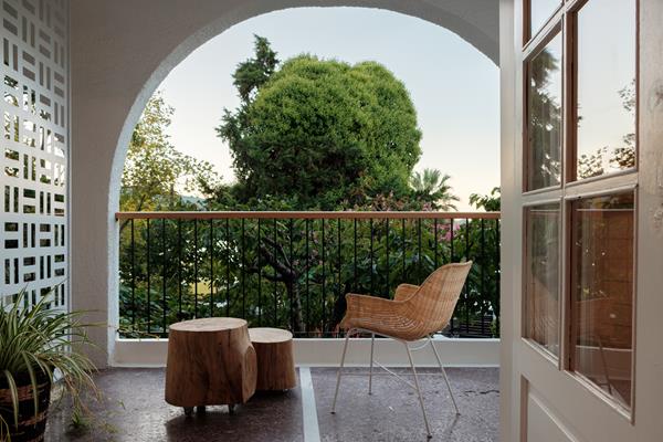 Liotopi hotel - pogled sa balkona.jpg
