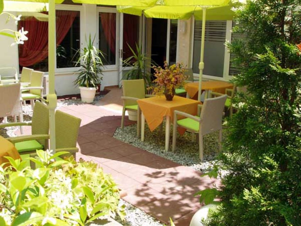 Lito Hotel-Basta.jpg
