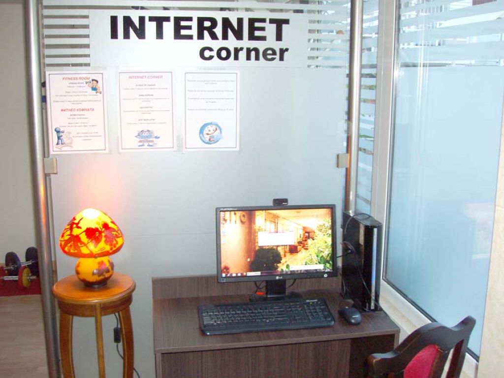 Lito-Internet korner.jpg