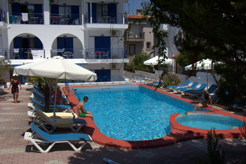 Macedonian Sky Hotel - Bazen.jpg