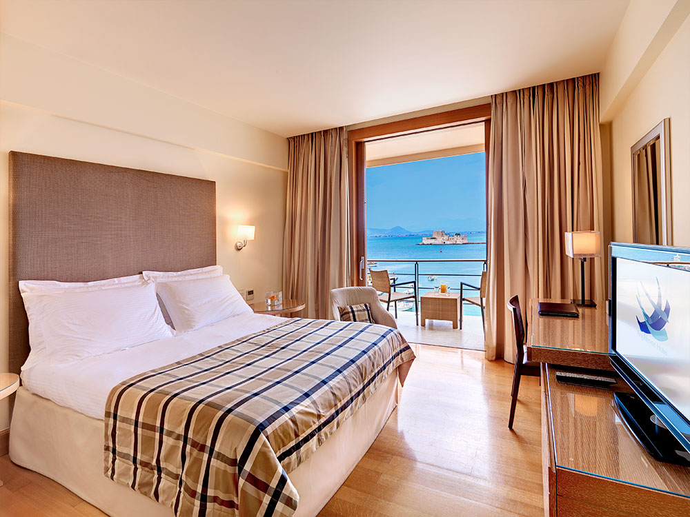 Hotel Amphitryon family room sea view 1.jpg