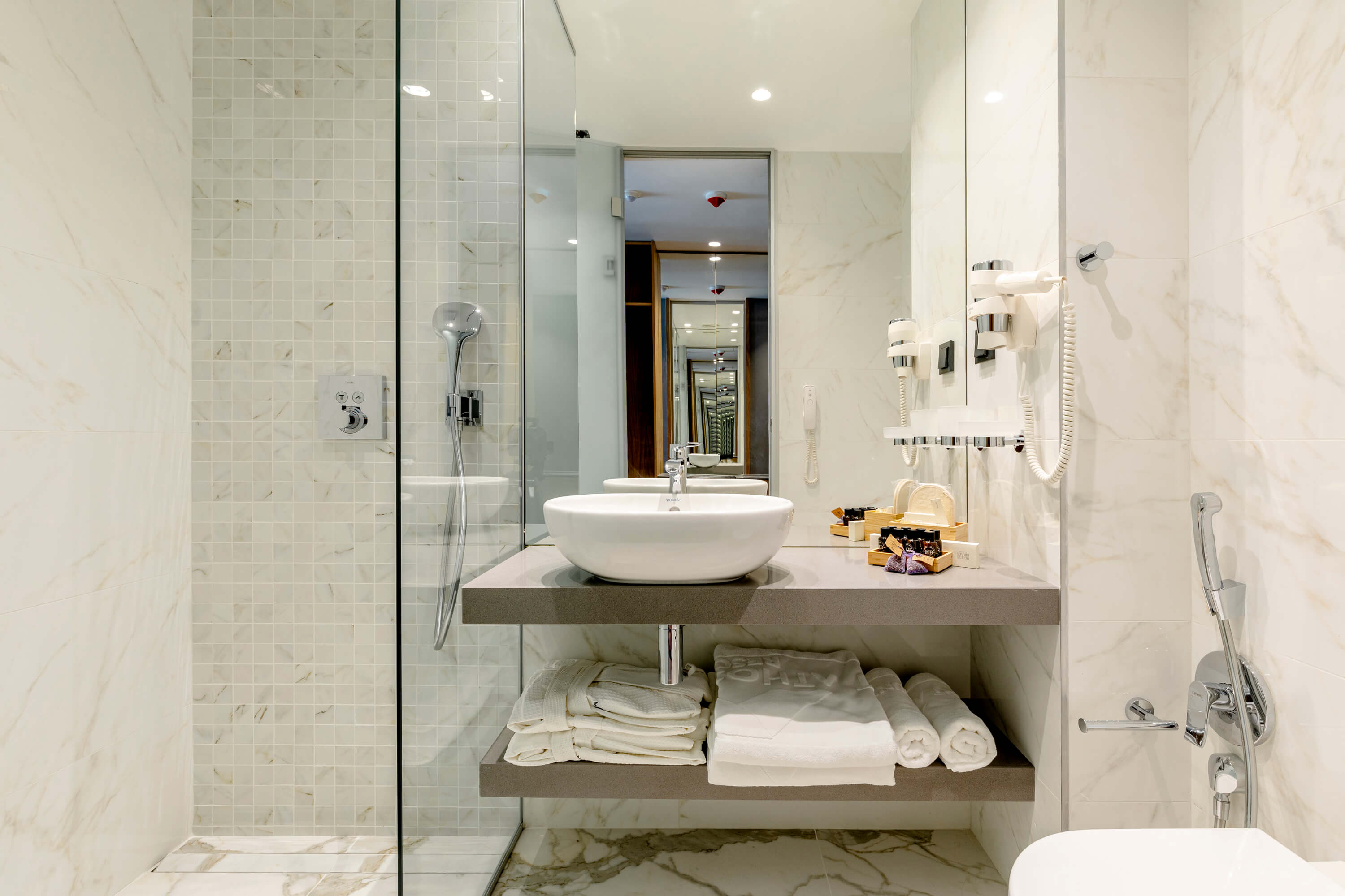 Hotel Mount Athos - bathroom.jpg