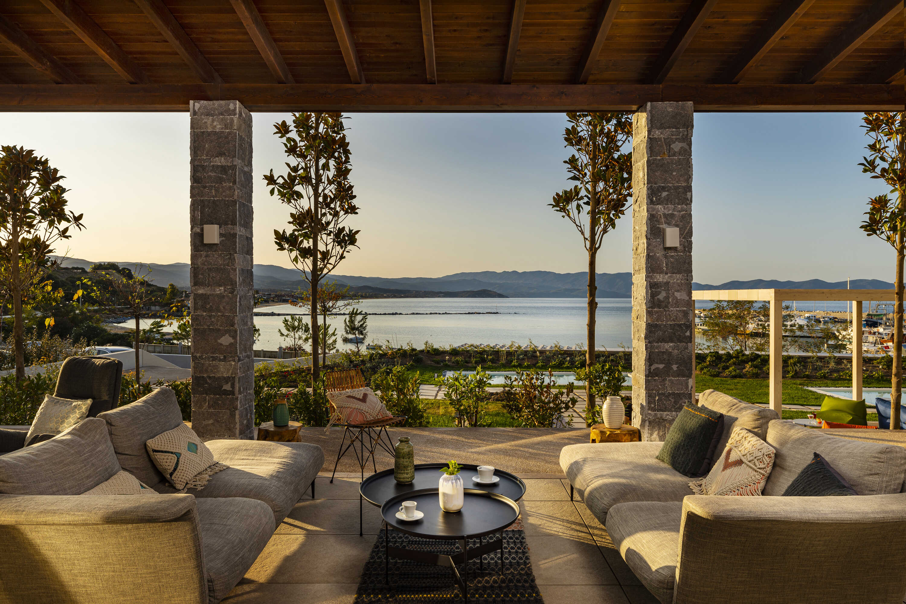 Mount Athos lounge _ relax bar.jpg