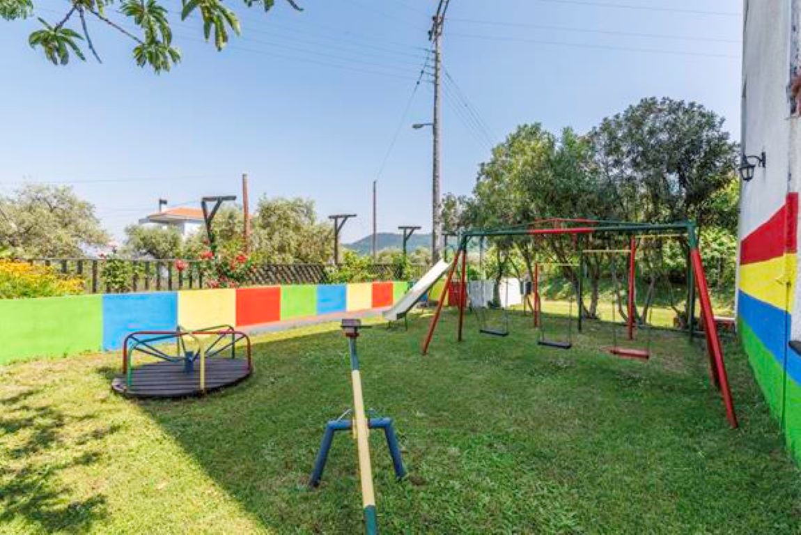 Natasa Hotel - Thassos dečije igralište.jpg