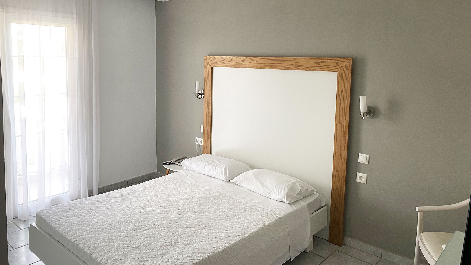 Hotel Anais double room.jpg