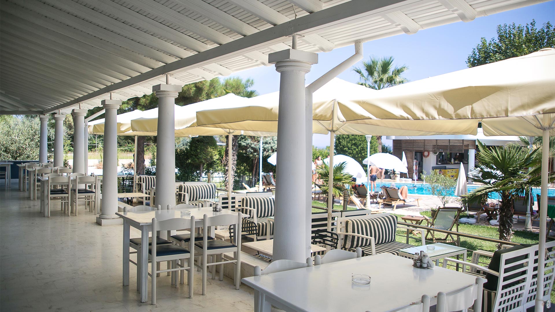 Hotel Anais restaurant 1.jpg