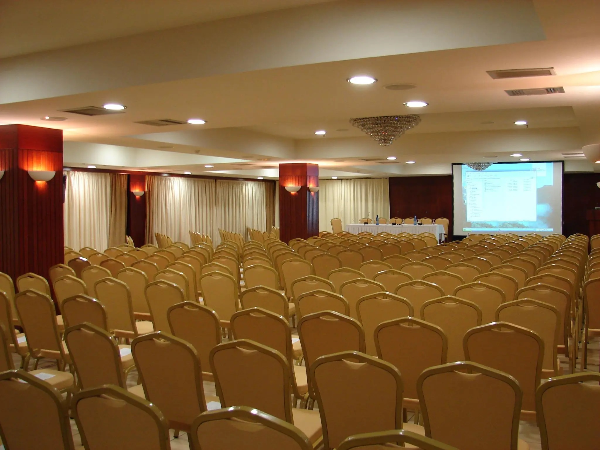 Hotel Nefeli-Kongresna sala.jpg