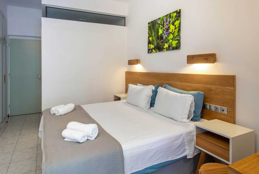 Nefeli hotel - francuski krevet.jpg