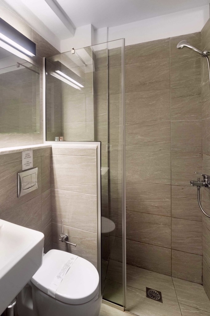 Nefeli hotel - tuš kabina.jpg