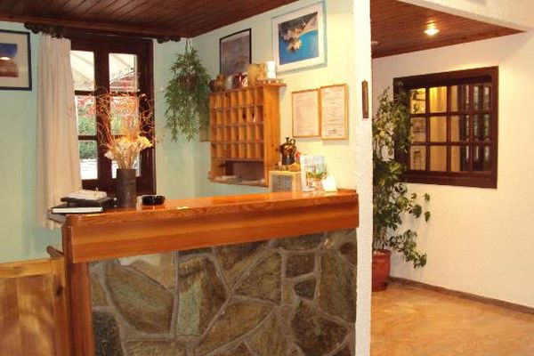 Nostos hotel - recepcija.jpg
