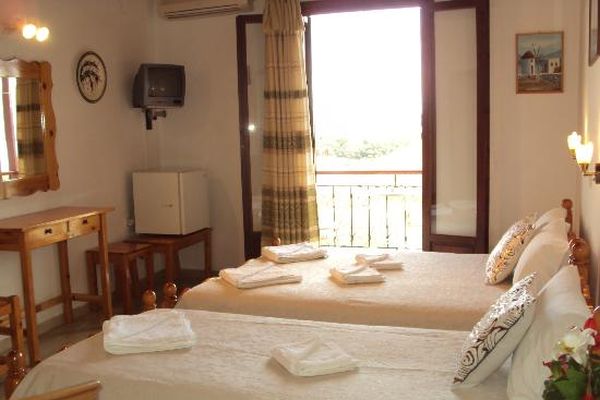 Nostos hotel - soba sa dva ležaja.jpg