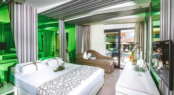 Notos deluxe suites - deluxe suite unutra.jpg
