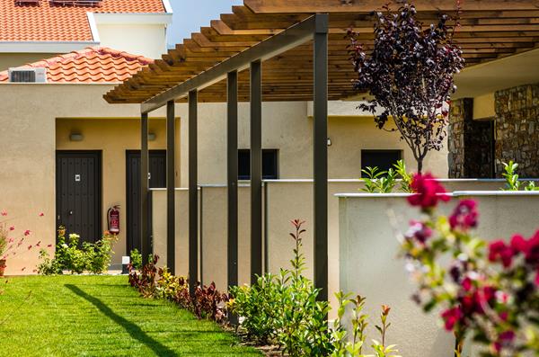 Notos deluxe suites - pogled basta.jpg