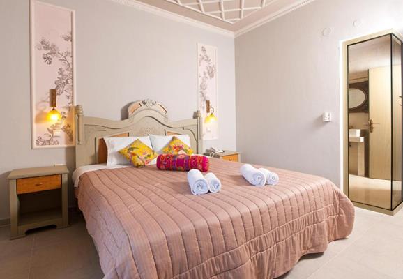 Ocean Beach hotel - krevet.jpg