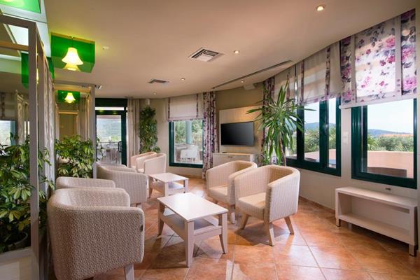 Ocean Beach hotel - lobi.jpg