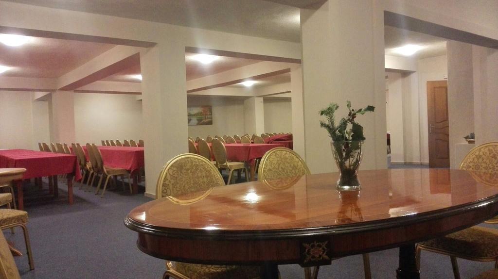 Hotel Anamar conference room.jpg