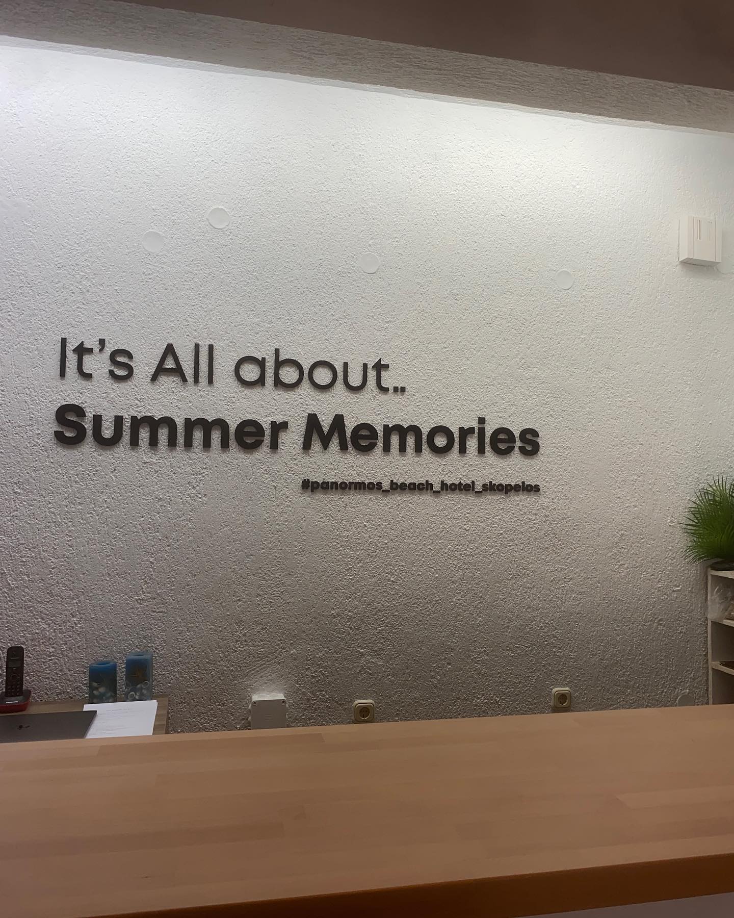 Panormos Beach - recepcija.jpg