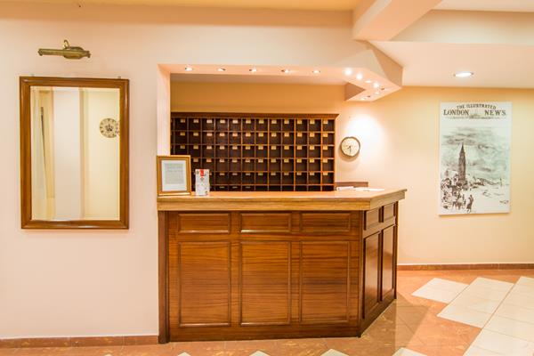 Perkes Hotel Complex - recepcija.jpg
