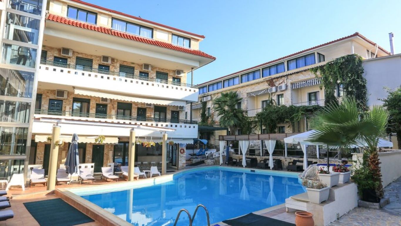 Hotel Philoxenia-Bazen.jpg