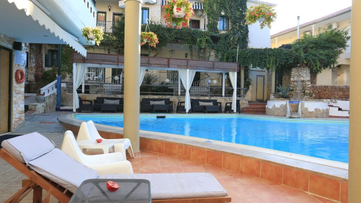 Philoxenia Hotel-Bazen.jpg