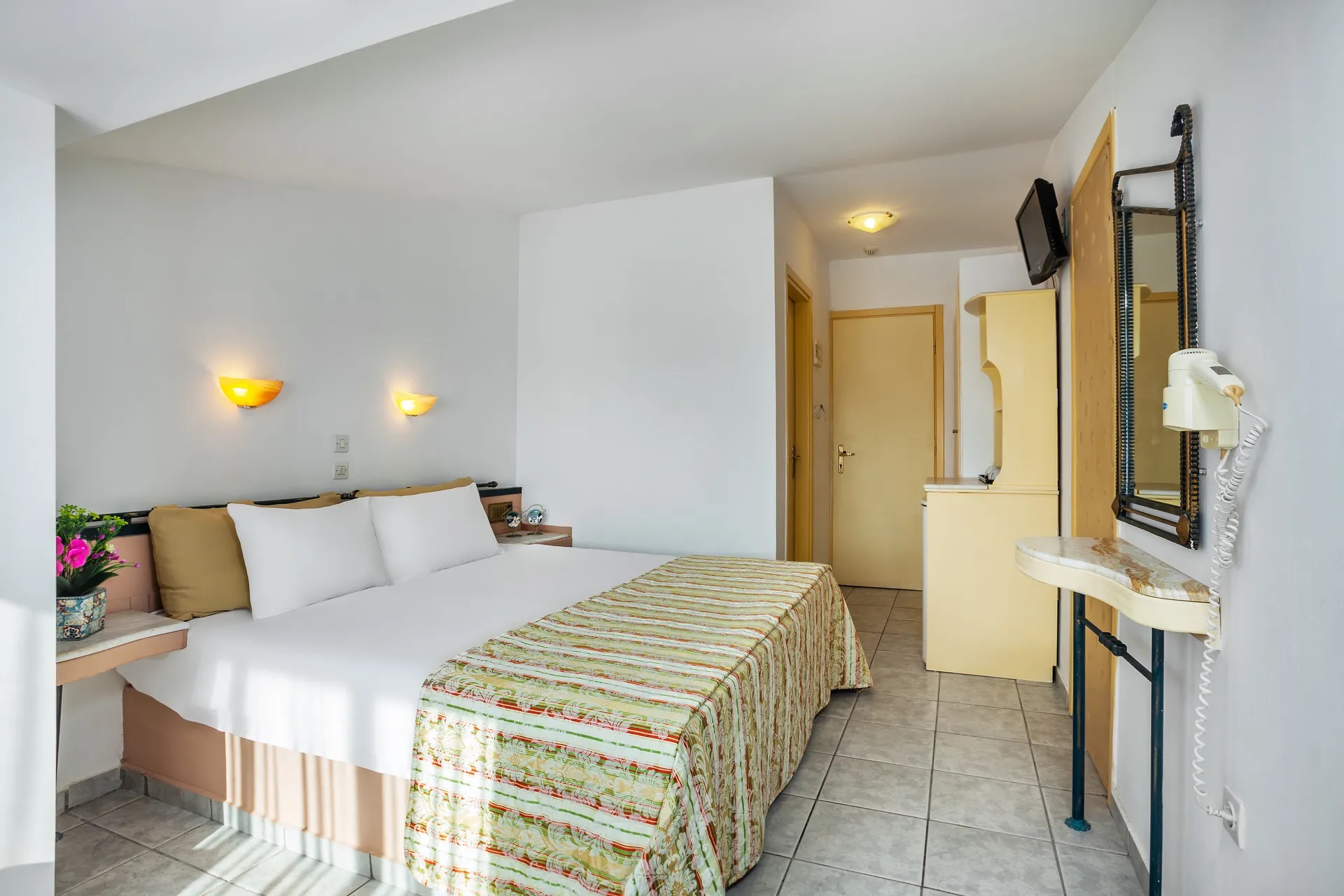 Philoxenia Hotel-Standardna soba.jpg