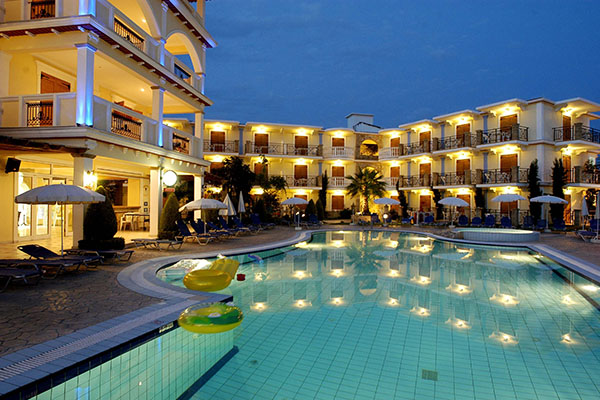 Plaza Pallas hotel - bazen uvece.jpg