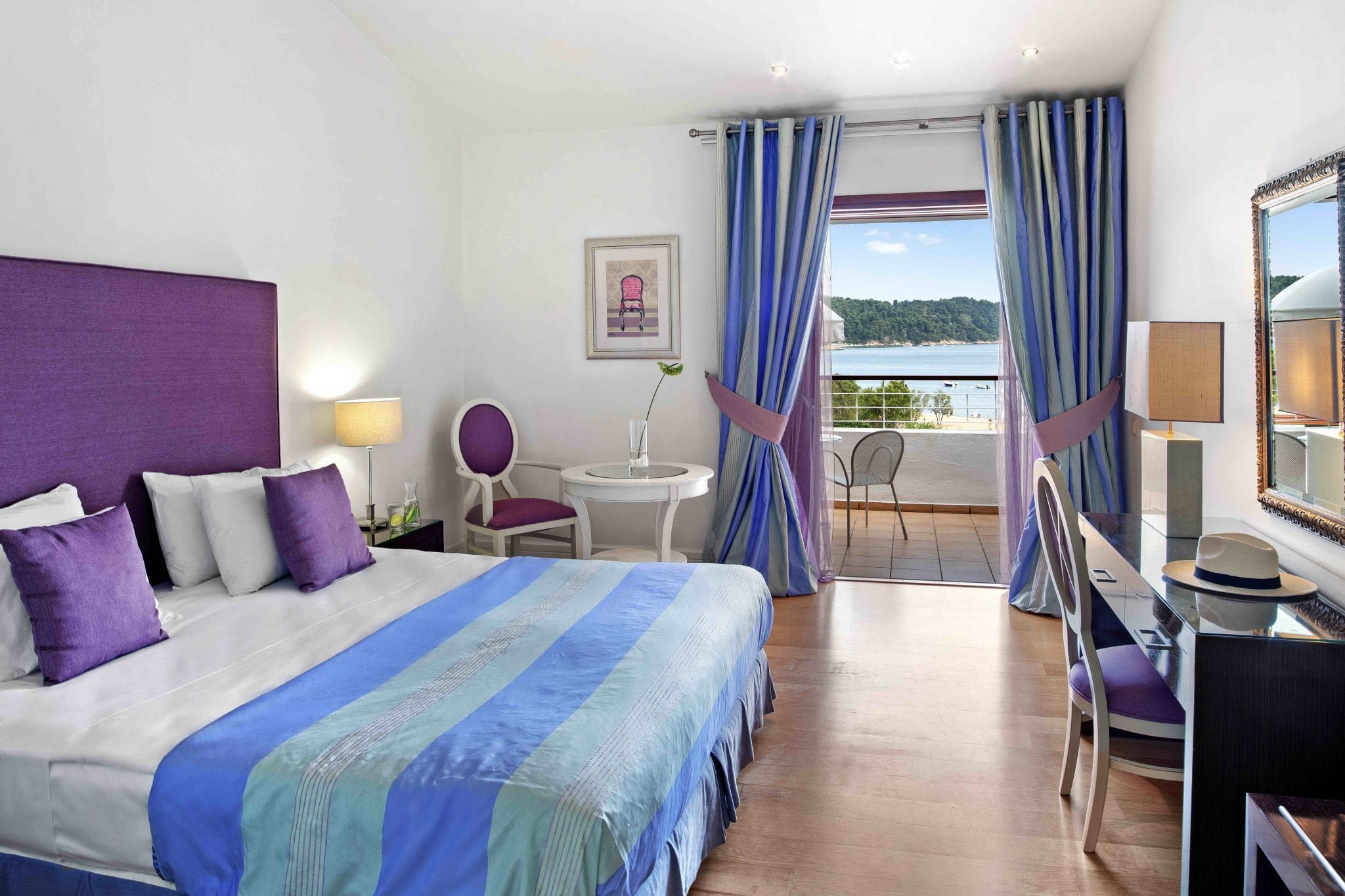 Princes resort Skiathos - pogled na jos jednu sobu.jpg