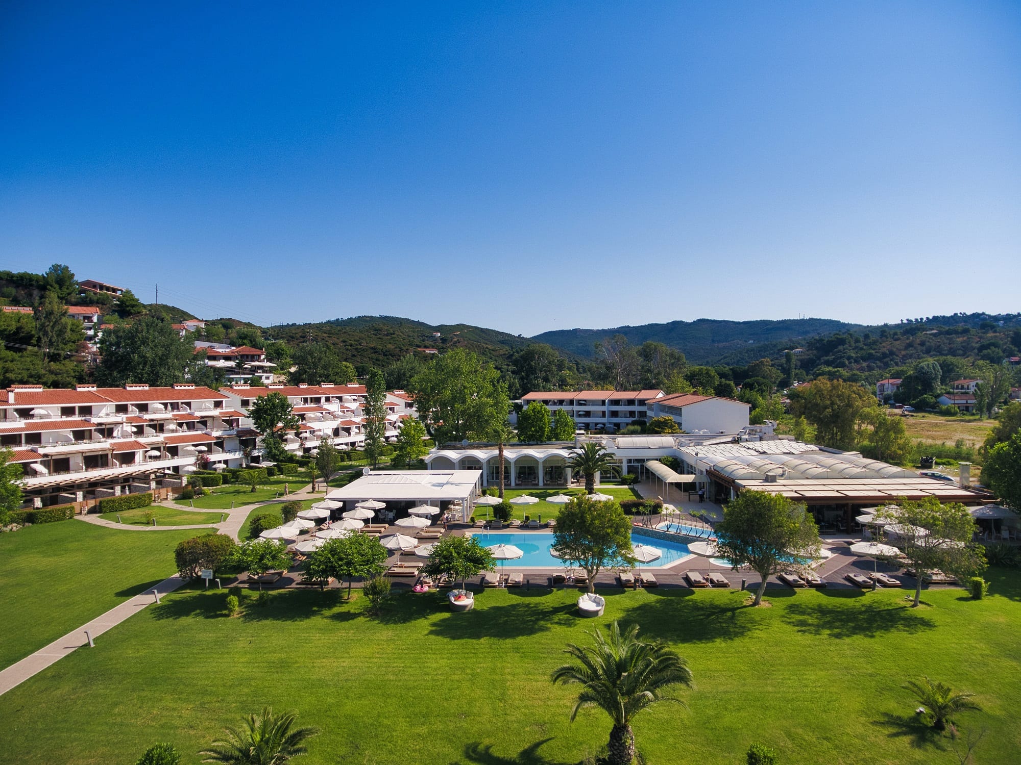 Princes resort Skiathos - pogled na objekat iz vazduha.jpg