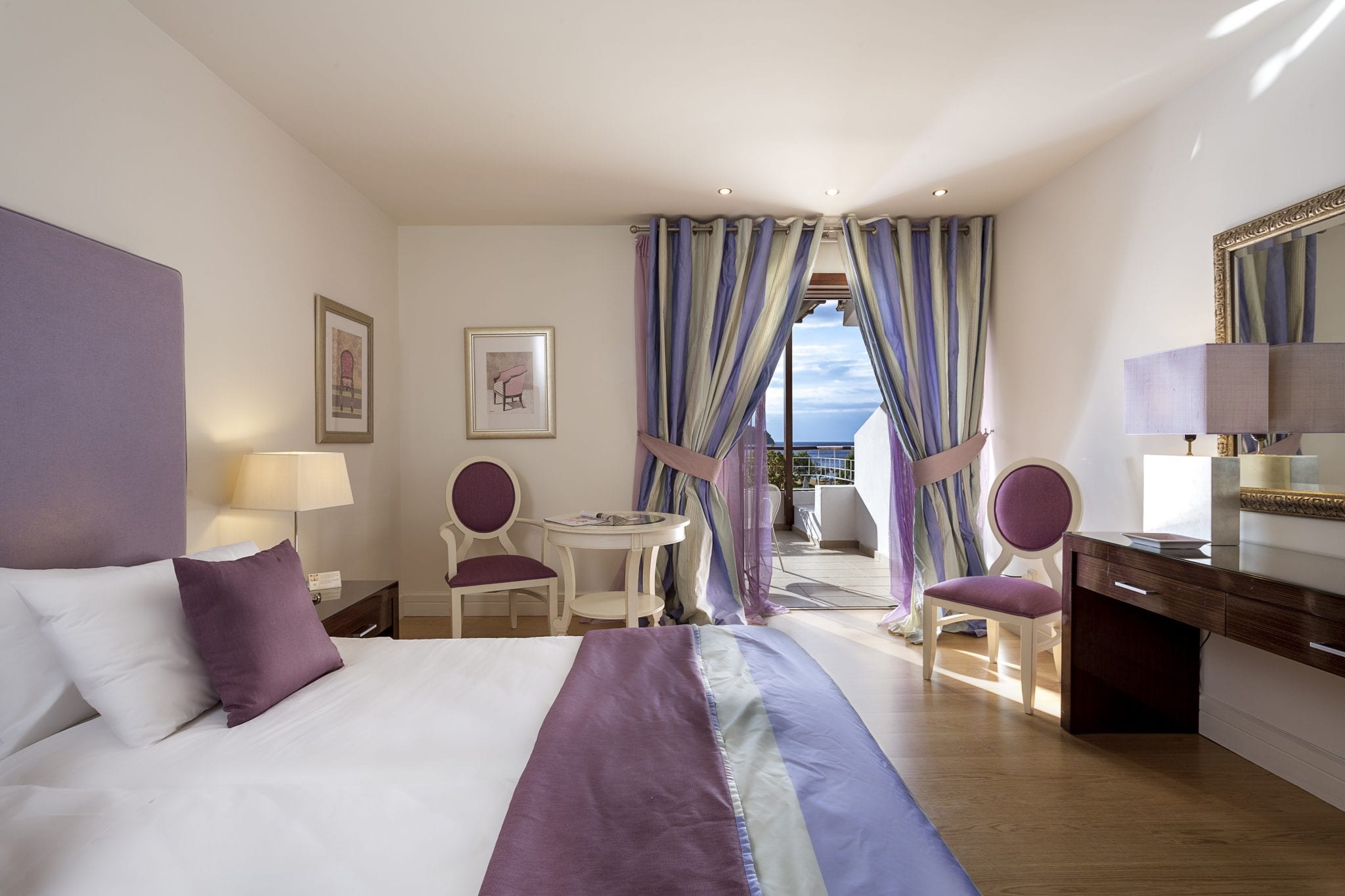 Princes resort Skiathos - pogled na sobu.jpg