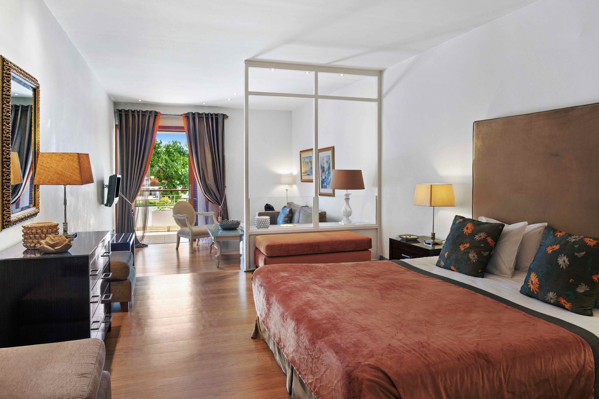 Princes resort Skiathos - soba jos jedan ugao.jpg