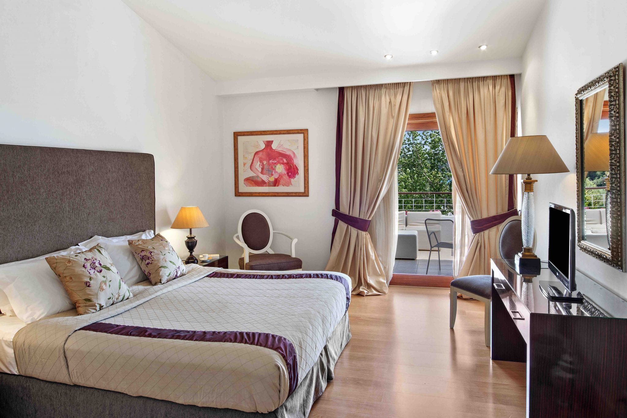 Princes resort Skiathos - soba sa francuskim lezajem drugi ugao.jpg