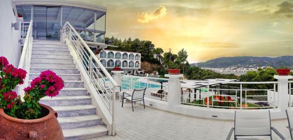 Punta Hotel - terasa hotela.jpg