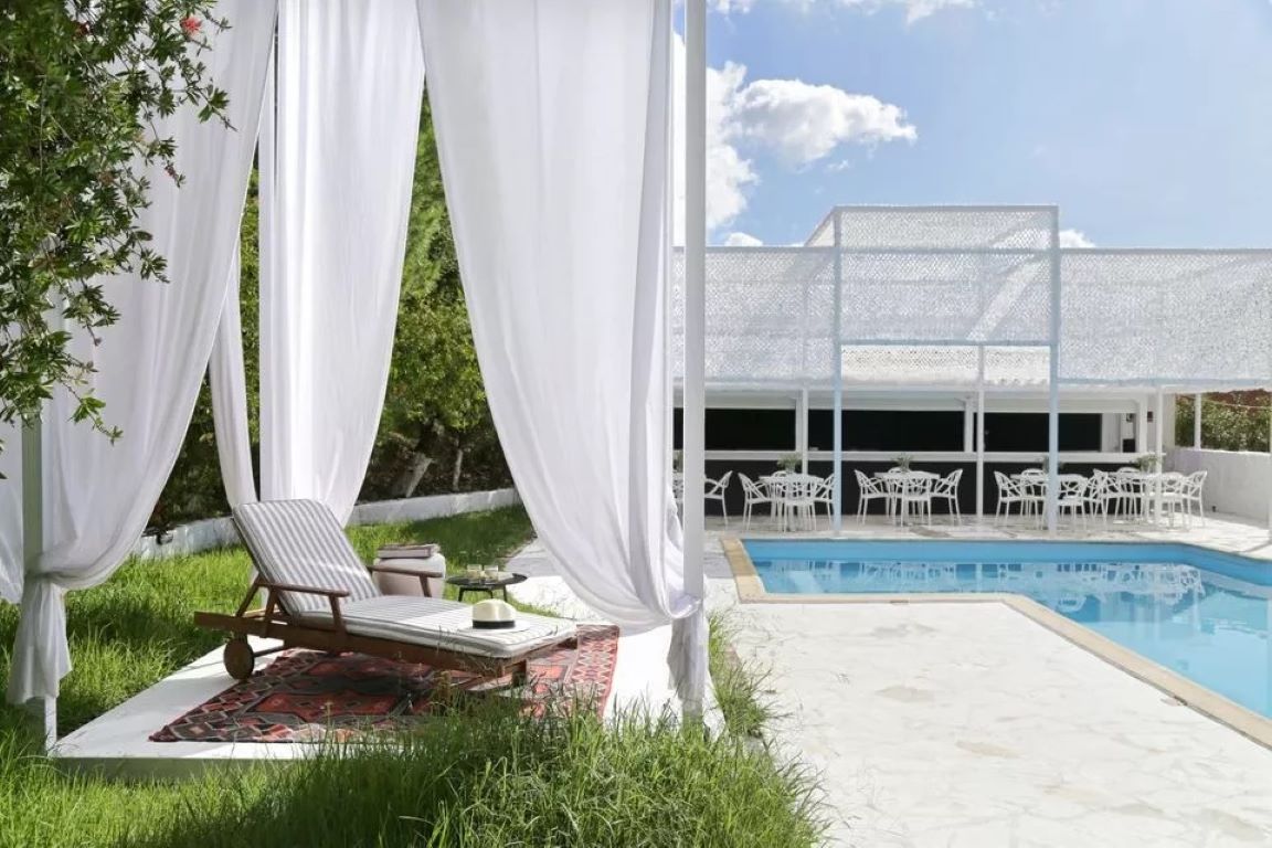 Racconto Boutique Design Hotel-Oblast oko bazena.jpg