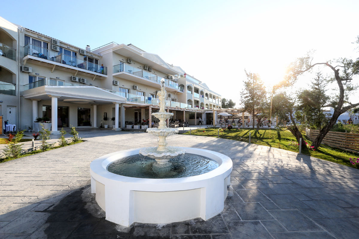Hotel Saint George Palace-Hotel spolja.jpg
