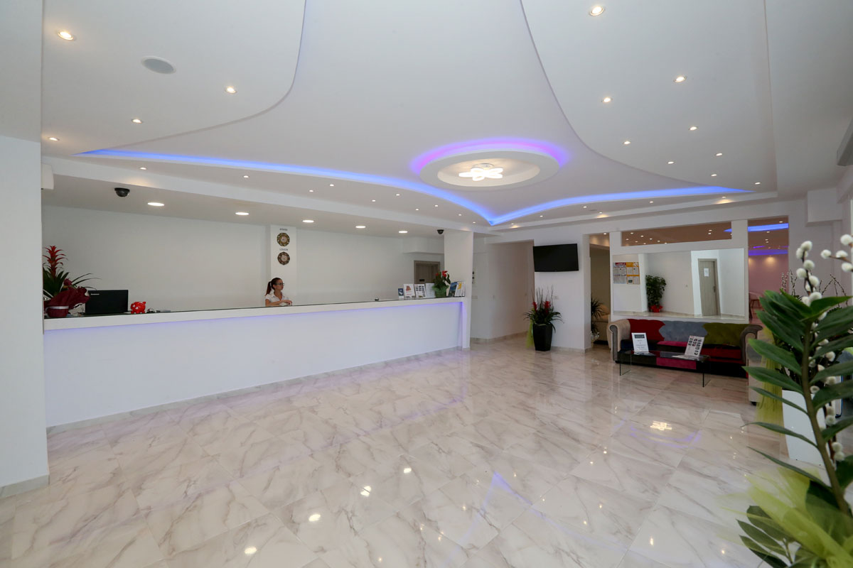 Saint George Palace Hotel-Recepcija.jpg